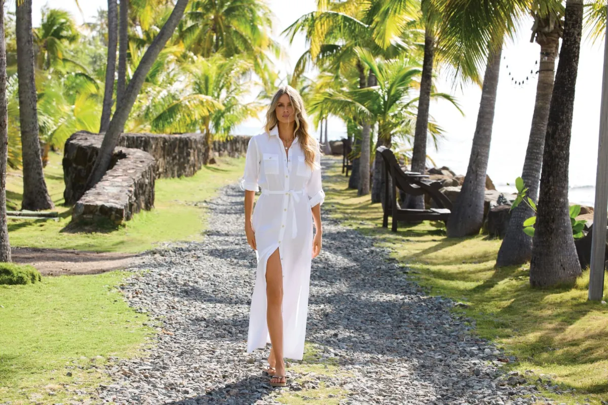 جلسة تصوير لماركة ميليسا أوداباش  Melissa Odabash على شاطئ البحر- الصورة من العلاقات العامة 