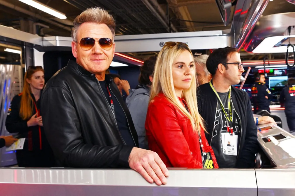 غوردون رامزي وابنته هولي رامزي في مونتريال، كيبيك ( Gordon Ramsay and his daughter Holly Ramsay in Montreal, Quebec ). مصدر الصورة: Dan Mullan / GETTY IMAGES NORTH AMERICA / Getty Images via AFP