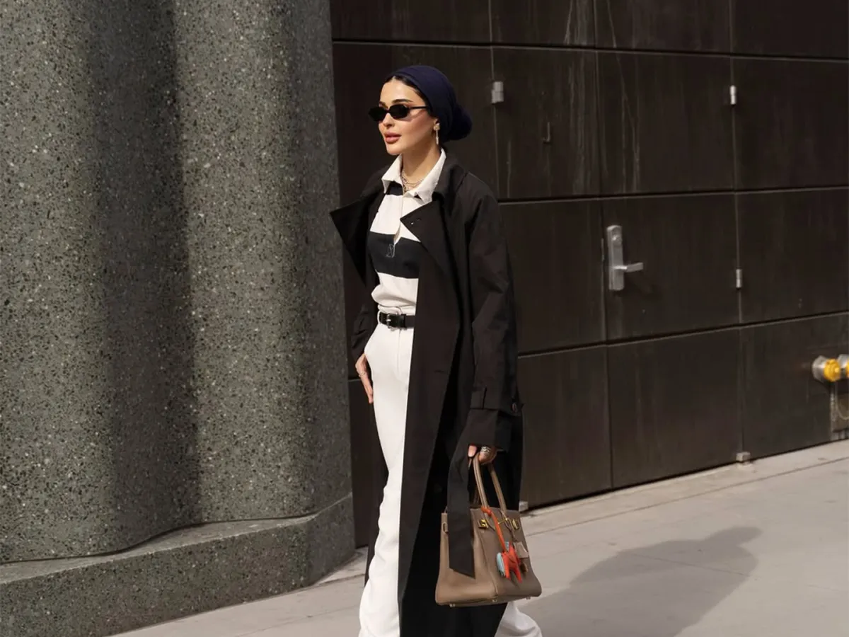 موضة الترانشكوت- الصورة من حساب حنين الصيفي على انستغرام