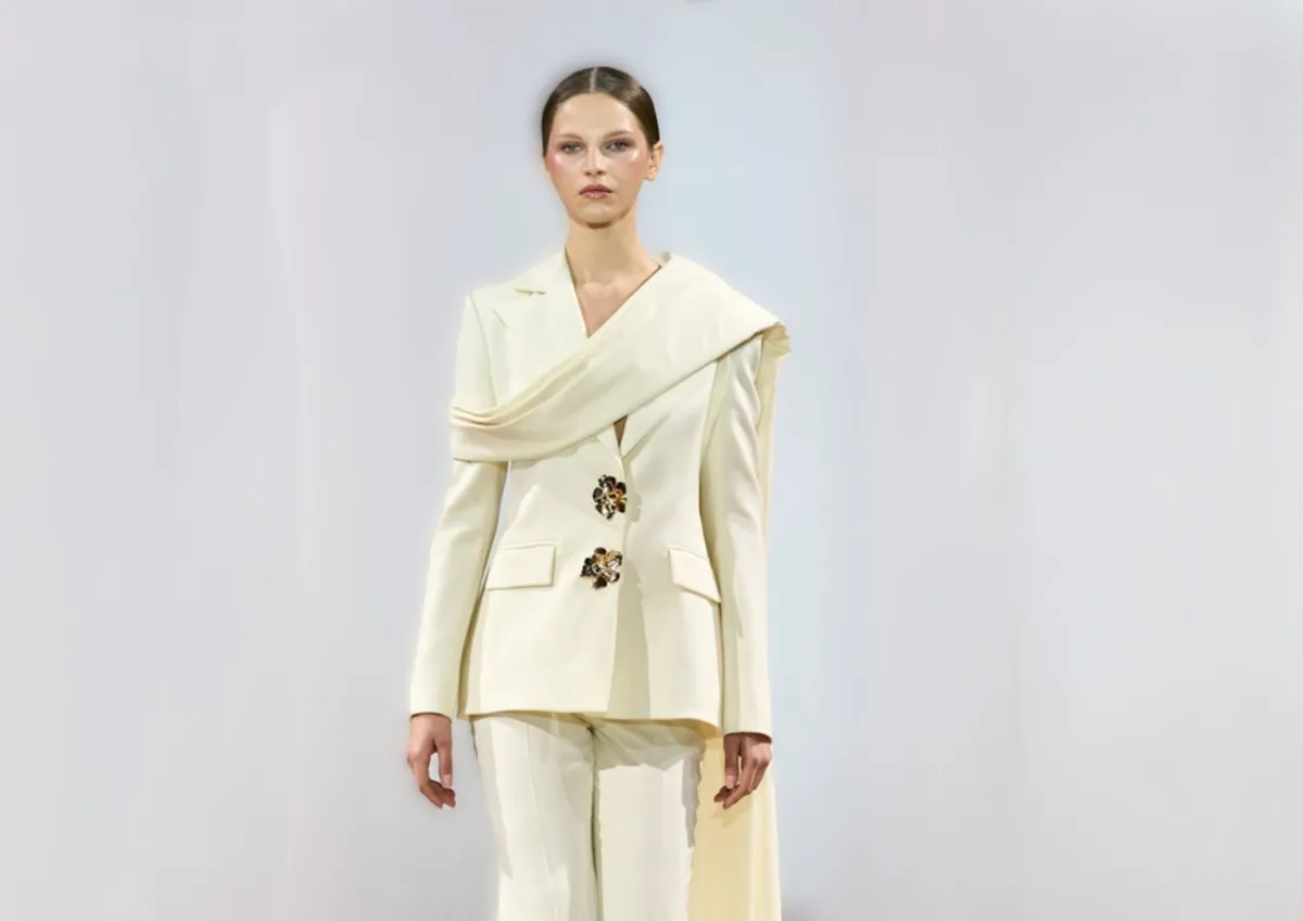 بدلة من Marquise - الصورة من Launchmetrics/Spotlight ©