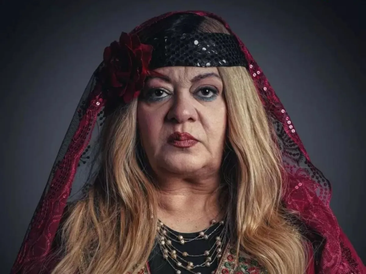 فريدة سيف النصر بشخصية سترة العترة - الصورة من الشركة المنتجة لمسلسل العتاولة