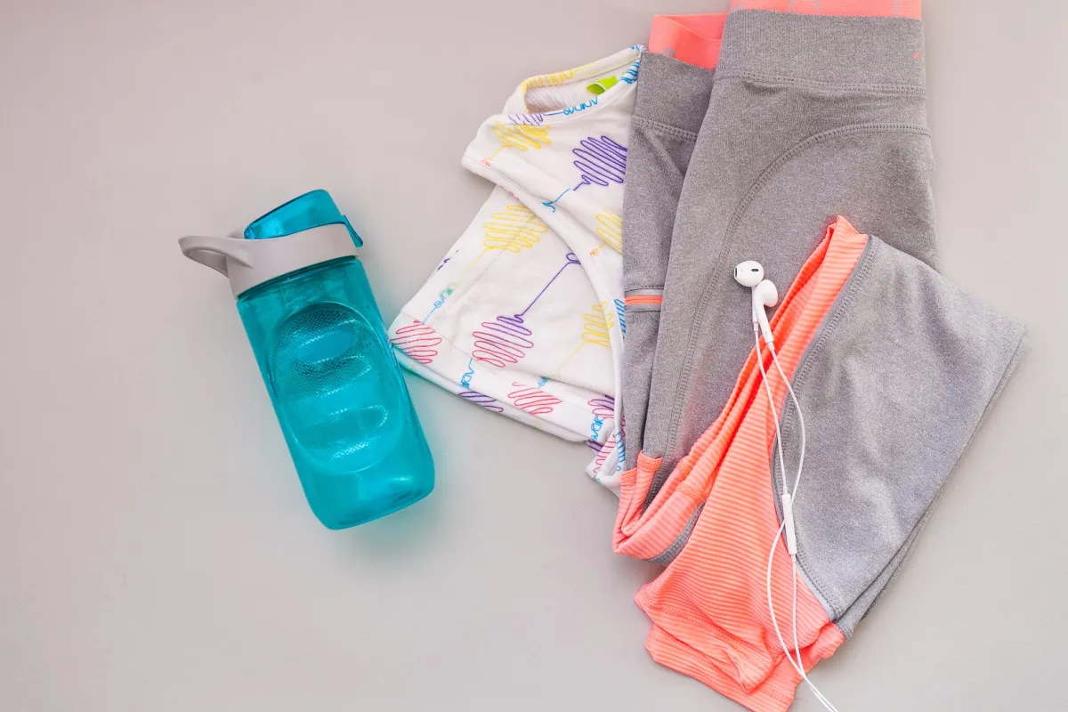 ملابس رياضية نسائية