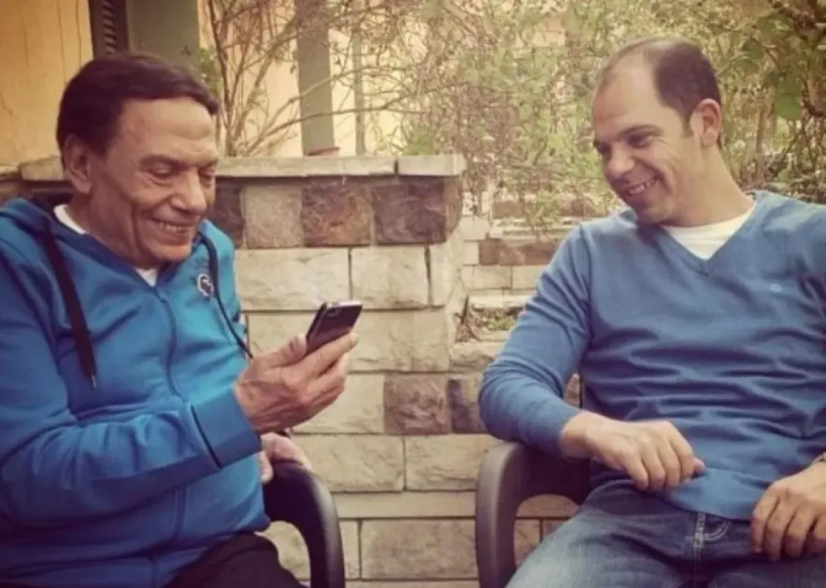رامي إمام مع والده عادل إمام- الصورة من حساب رامي على إنستغرام