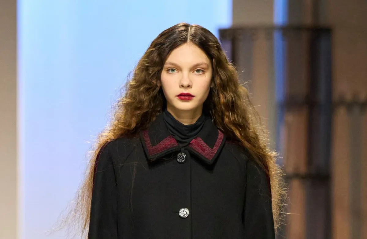 شعر كيرلي طبيعي