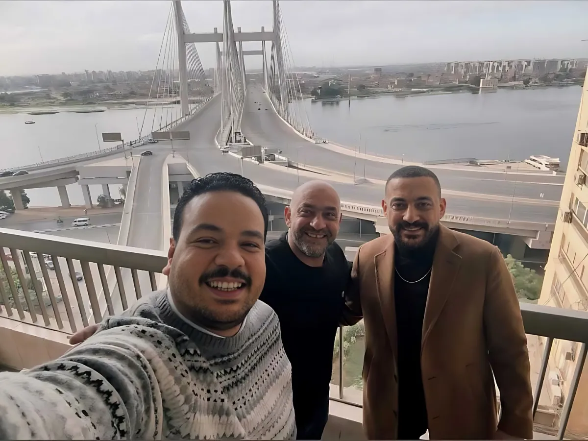 مصطفى غريب ودياب والمخرج إسلام خيري - الصورة من ستوري حساب المخرج إسلام خيري