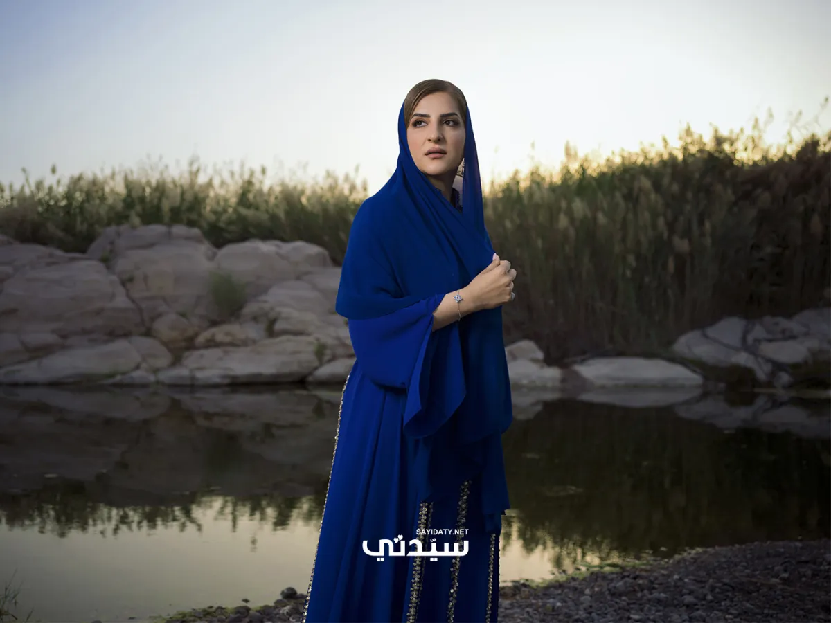 رائدة الأعمال ومصممة الأزياء العمانية أمل الرئيسي