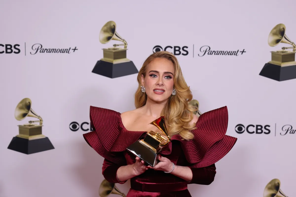 أديل في حفل توزيع جوائز غرامي 2023 (مصدر الصورة: Jay L. Clendenin / Los Angeles Times via Getty Images)
