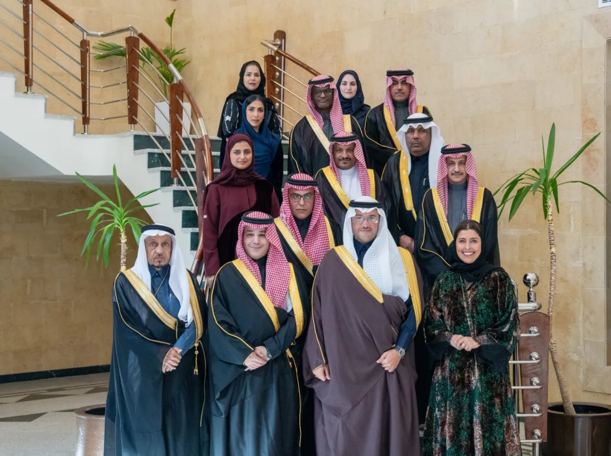 مُحافظ الأحساء الأمير سعود بن طلال بن بدر يستقبل رئيس وأعضاء مجلس إدارة هيئة الصحفيين السعوديين
