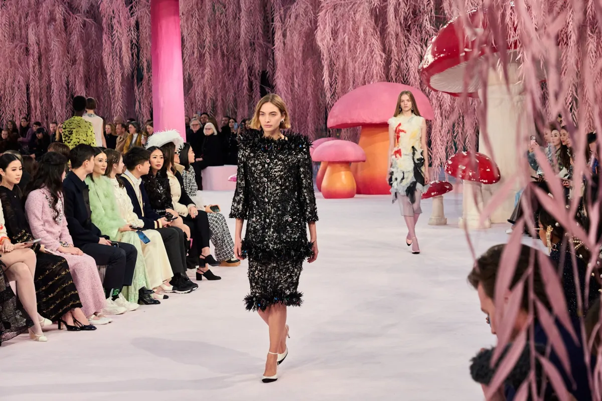 إطلالة من شانيل Chanel -الصورة من Launchmetrics/Spotlight ©