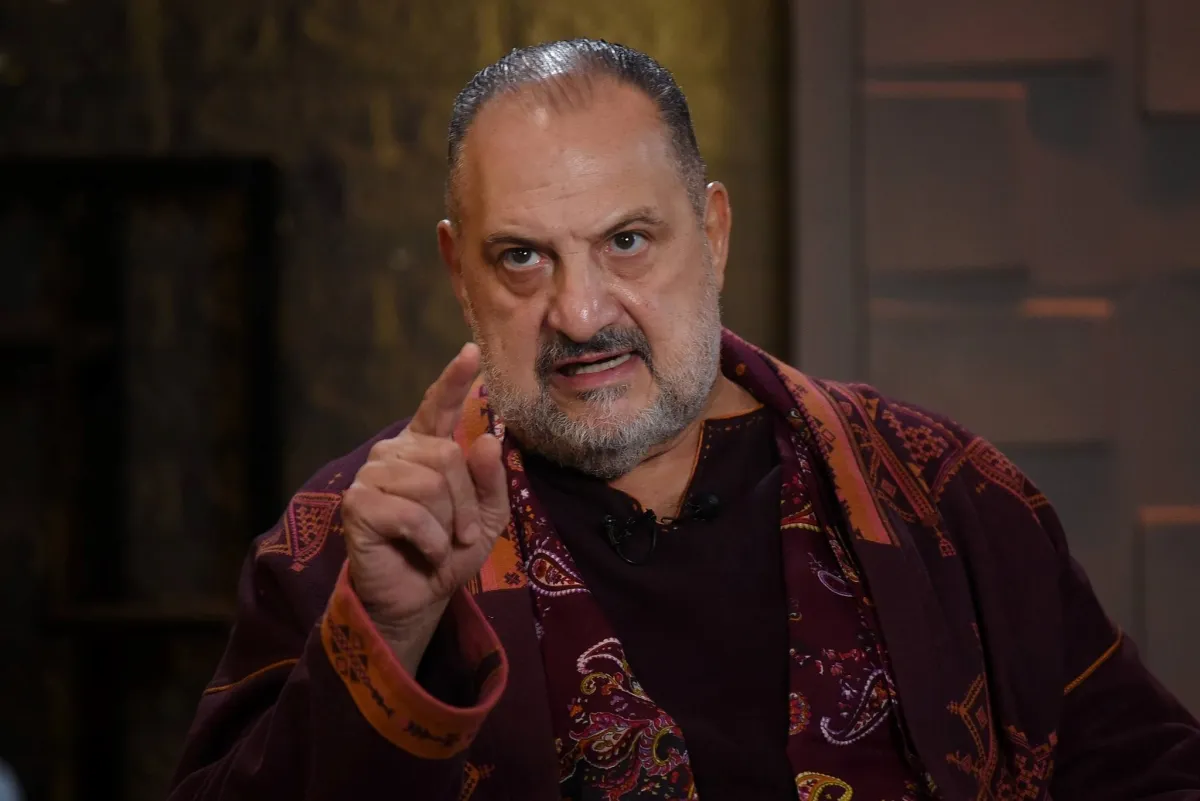 خالد الصاوي من كواليس البرنامج - الصورة من الصفحة الرسمية للبرنامج على الفيس بوك