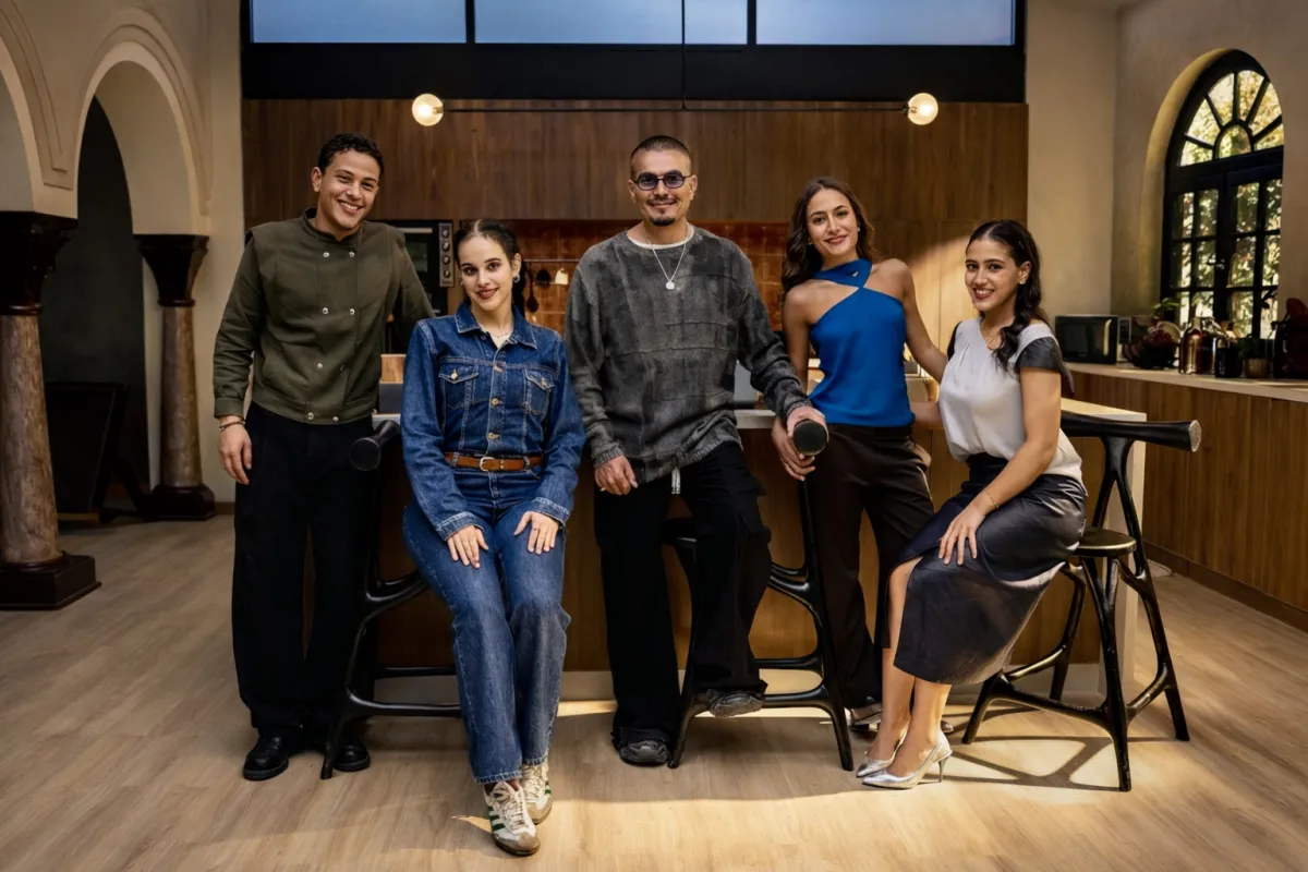 عمرو دياب وأولالده من كواليس التصوير