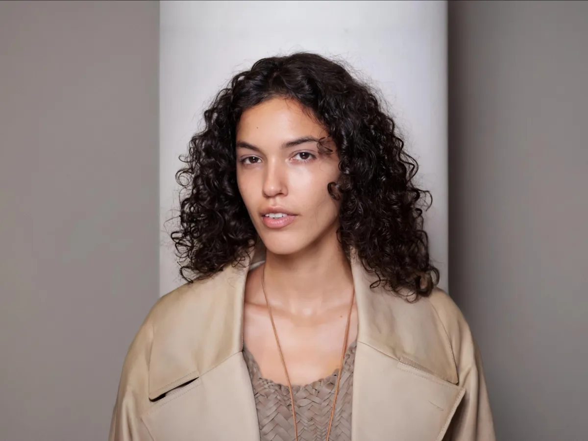  ليف إن للشعر الكيرلي