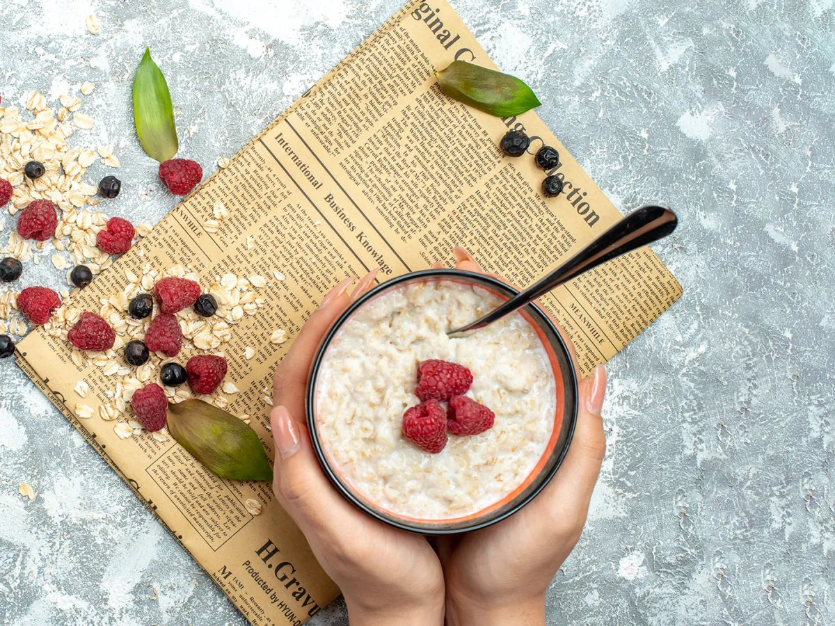 هل يمكن أن يساعد الشوفان في خفض الكولسترول؟ - المصدر Image by KamranAydinov on Freepik