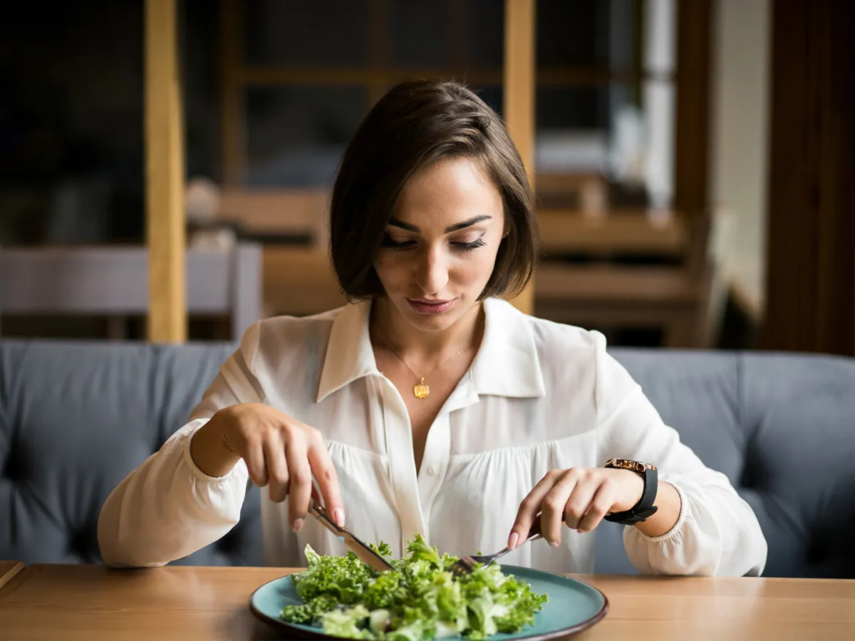 ماذا يحدث لجسمك عندما تغيّرين طريقة أكلكِ -المصدر Image by senivpetro on Freepik