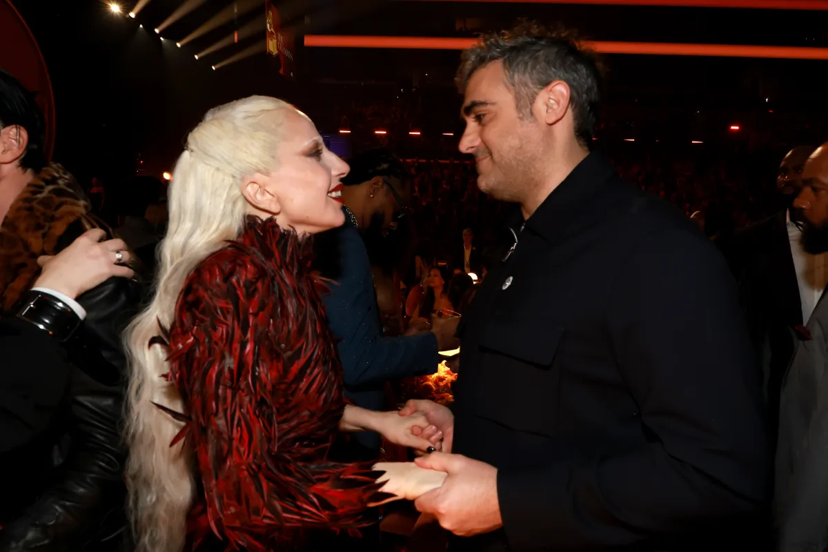 ليدي غاغا ومايكل بولانسكي Lady Gaga and Michael Polansky من حفل غرامي 2026. مصدر الصورة: Kevin Mazur/Getty Images