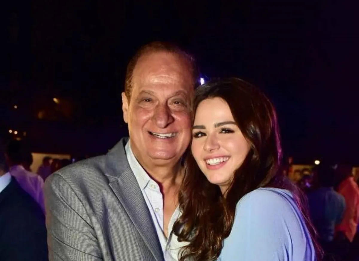 هاني مهنا وابنته هنادي - الصورة من حساب هاني مهنا على الفيس بوك