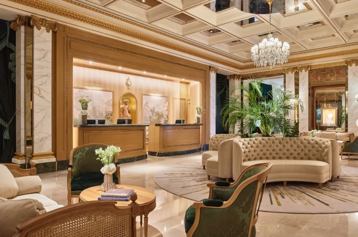 اللوبي في فندق ويستمنستر- باريس (الصورة من صفحة hotel_westminster الرسمية على انستغرام)