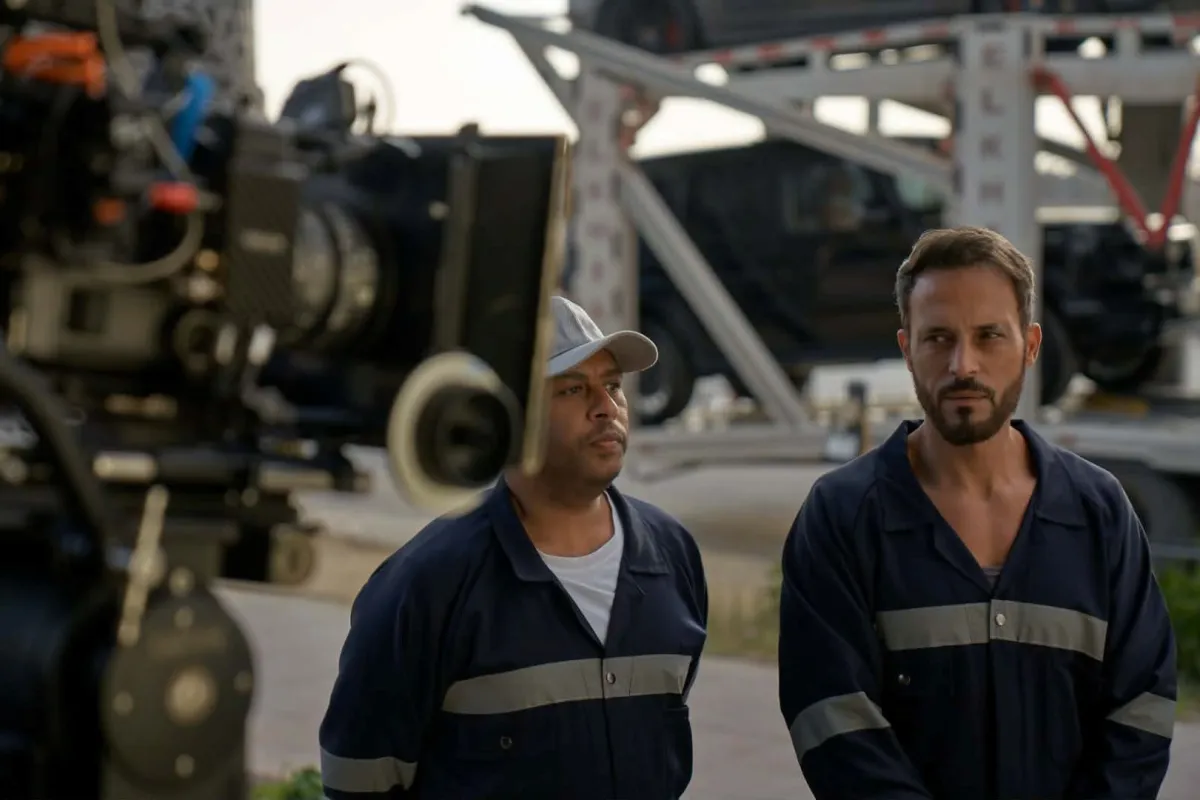 يوسف الشريف ومحمد جمعة من كواليس مسلسل فن الحرب- الصورة من المركز الإعلامي للشركة المنتجة