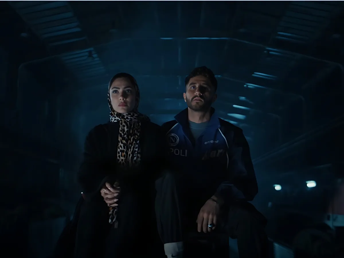 أحمد مالك وهدى المفتي من مسلسل سوا سوا- الصورة من شاشة عرض المسلسل 