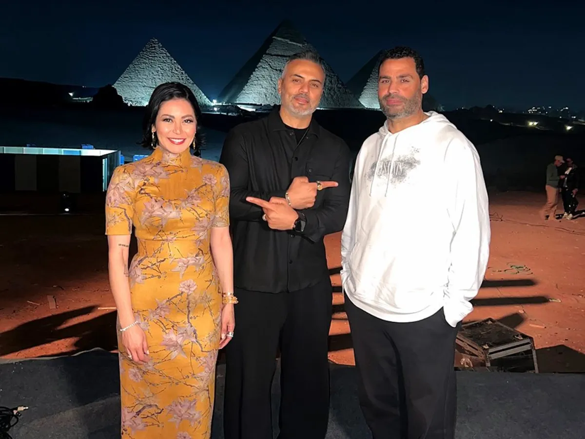 لقاء الخميسي زوزوجها محمد عبد المنعم- الصورة من حساب الفنان أحمد فريد على فيس بوك