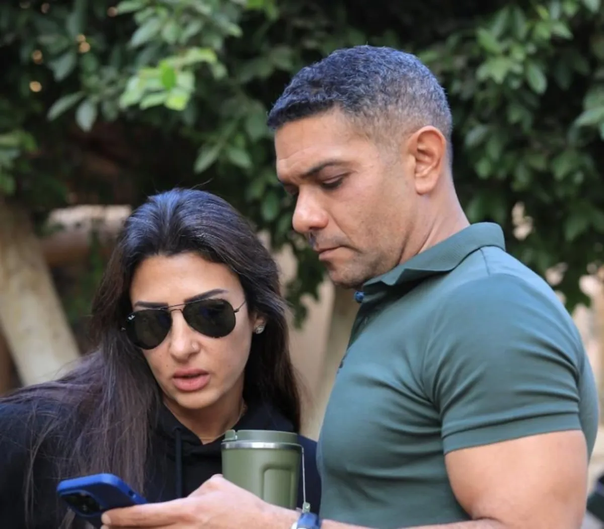 رنا  أبوالريش وآسر ياسين في كواليس اتنين غيرنا الصورة من الشركة المنتجة