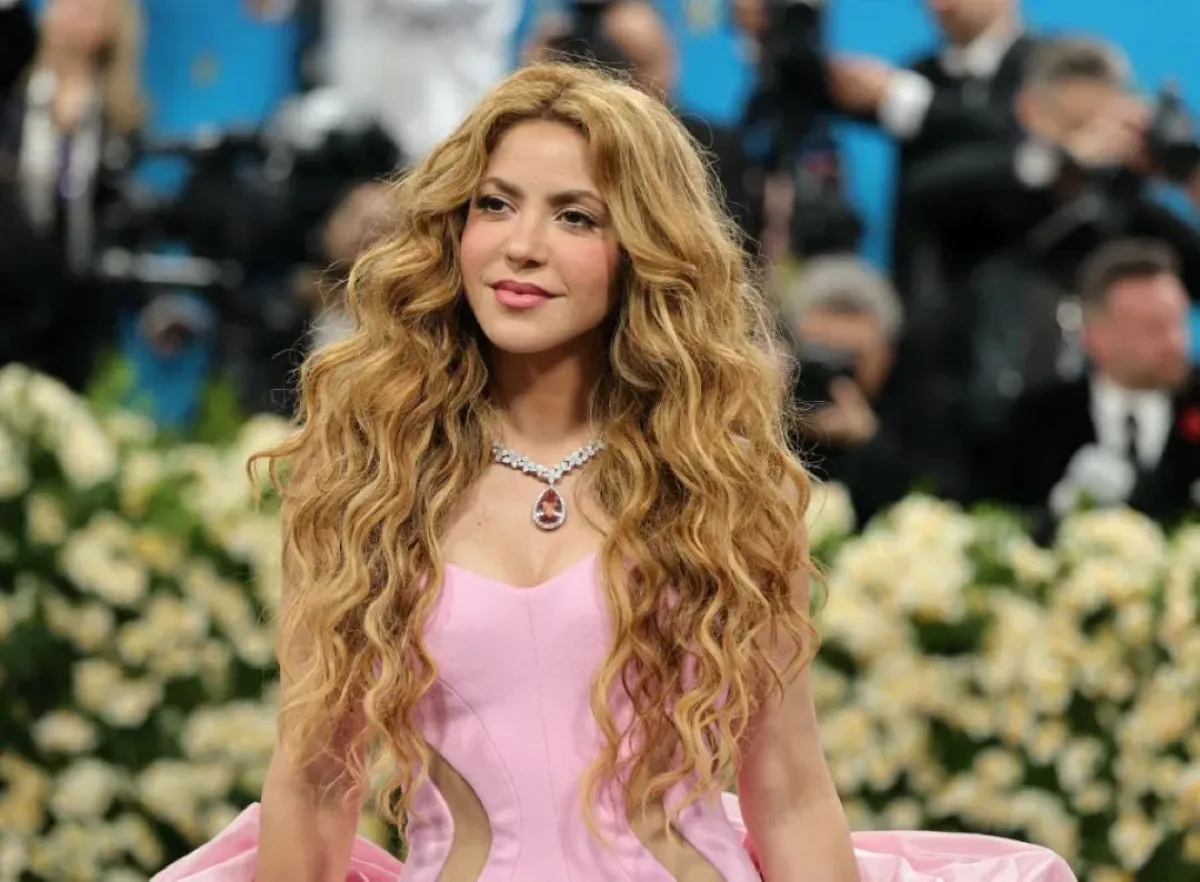 Shakira في حفل Met Gala 2025 بمتحف Metropolitan Museum of Art – نيويورك. تصوير: Dia Dipasupil / Getty Images via AFP