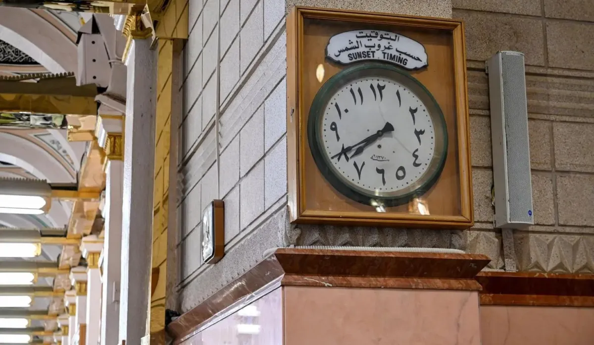 التوقيت الزوالي في المسجد النبوي.. امتداد تاريخي لعناية المسلمين بالمواقيت