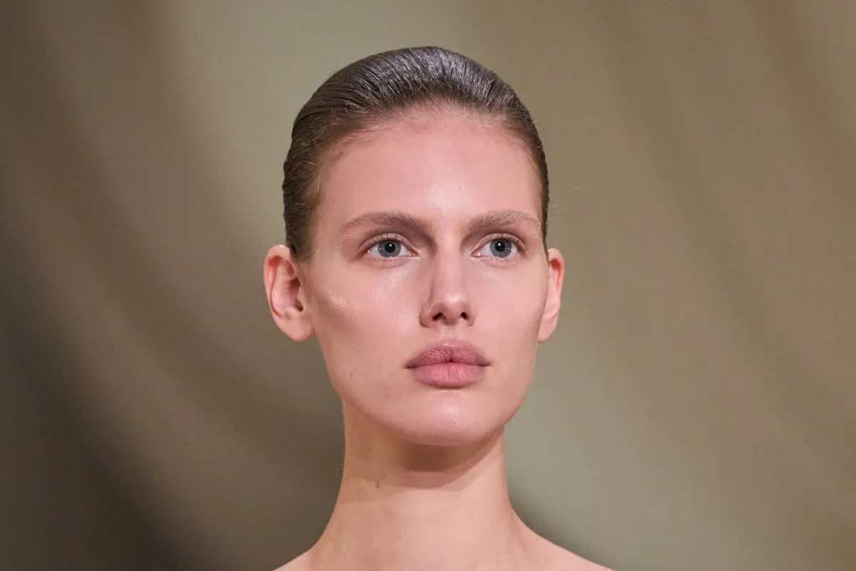  من عرض أشي Ashi - الصورة من Launchmetrics/Spotlight© 