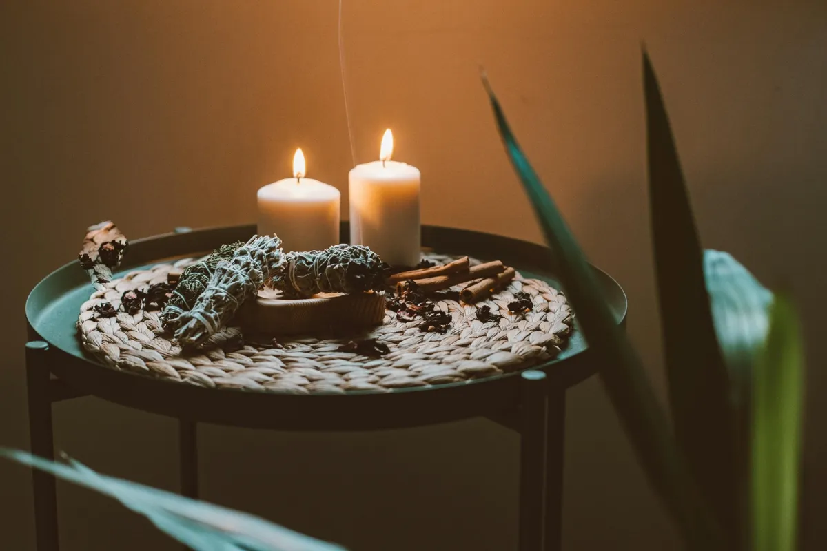 البخور لتعطير المنزل