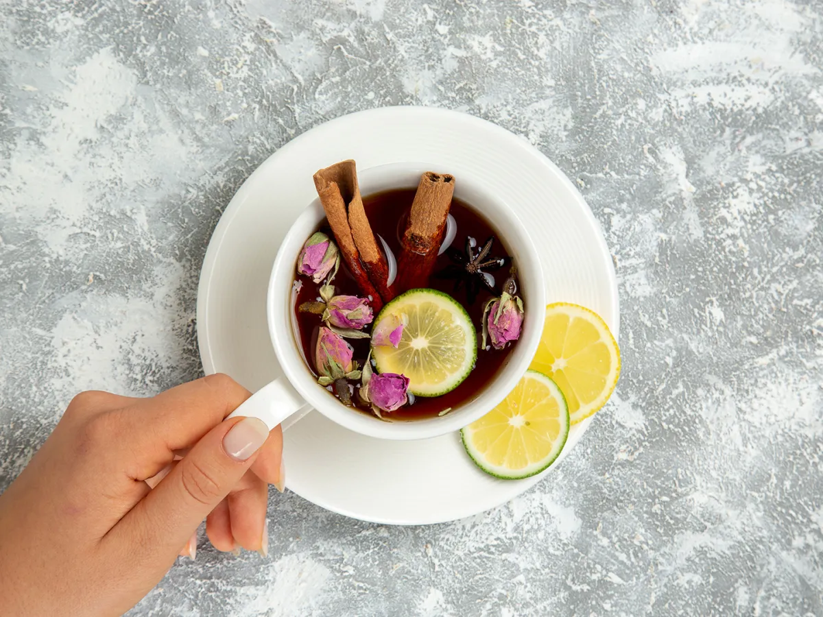 طرق سهلة لحرق الدهون المتراكمة في رمضان - المصدر Image by KamranAydinov on Freepik