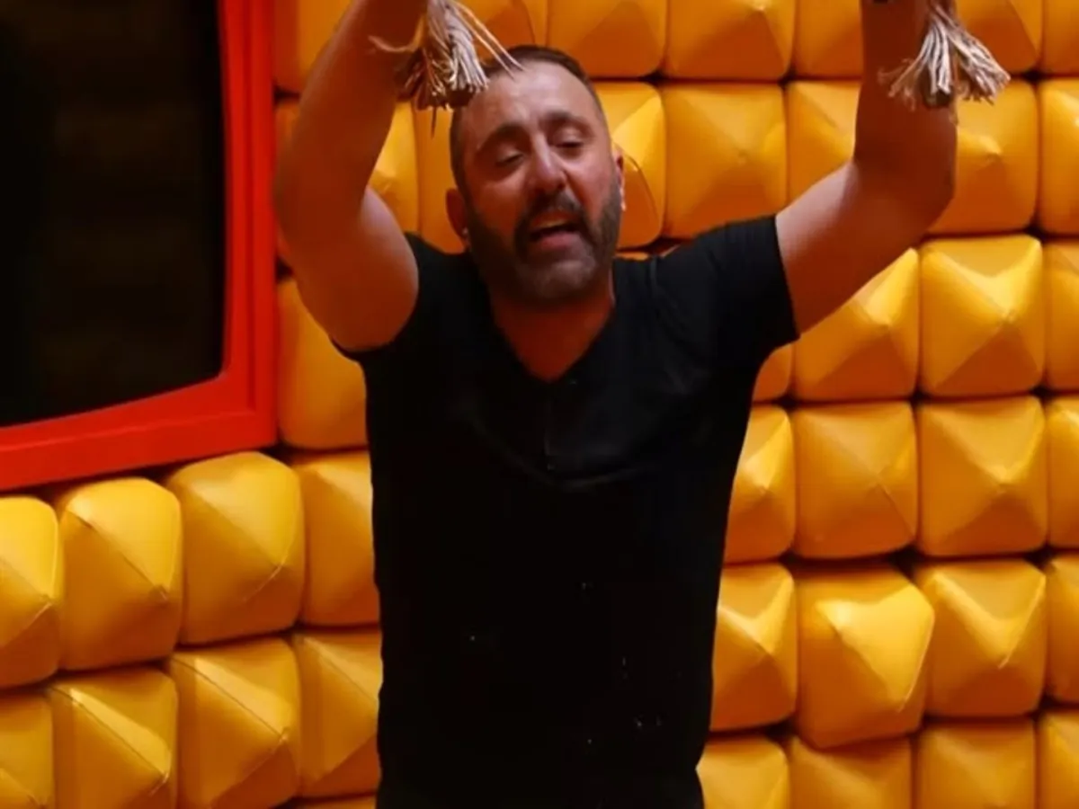 احمد السقا من حلقة رامز ليفل الوحش