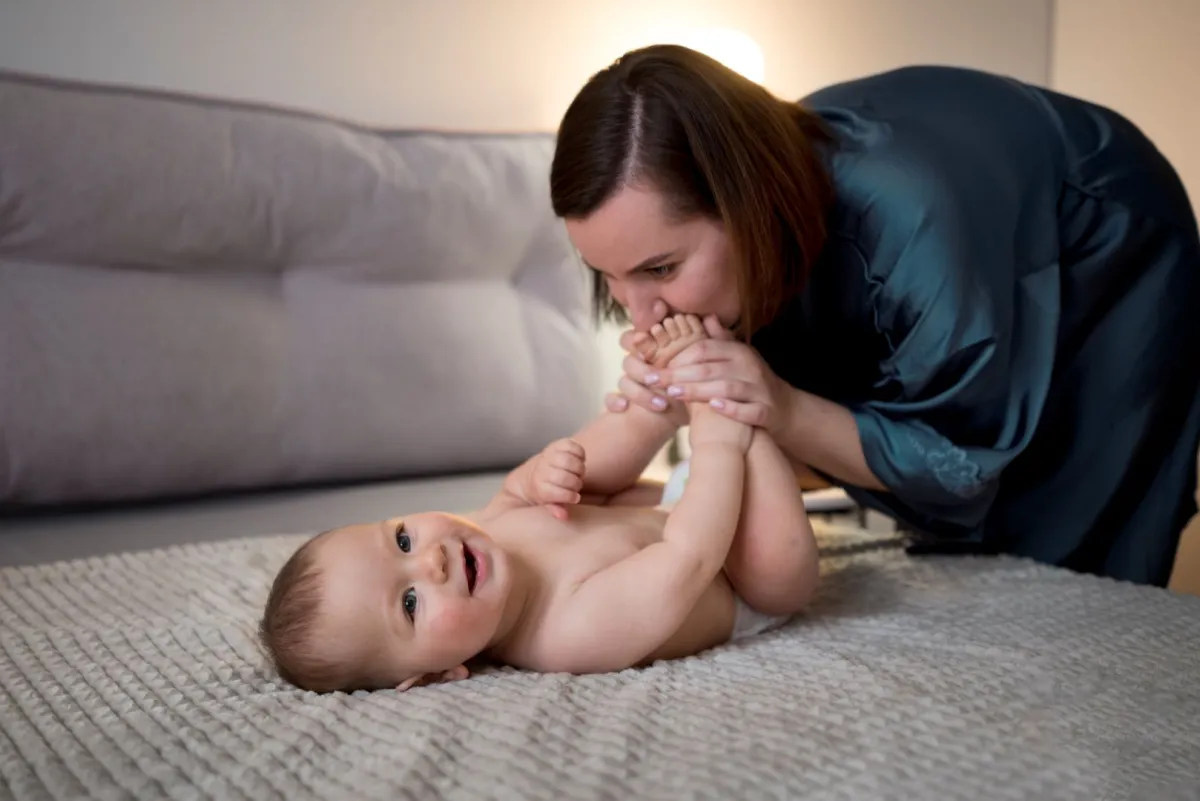 صورة لأم مع مولودها