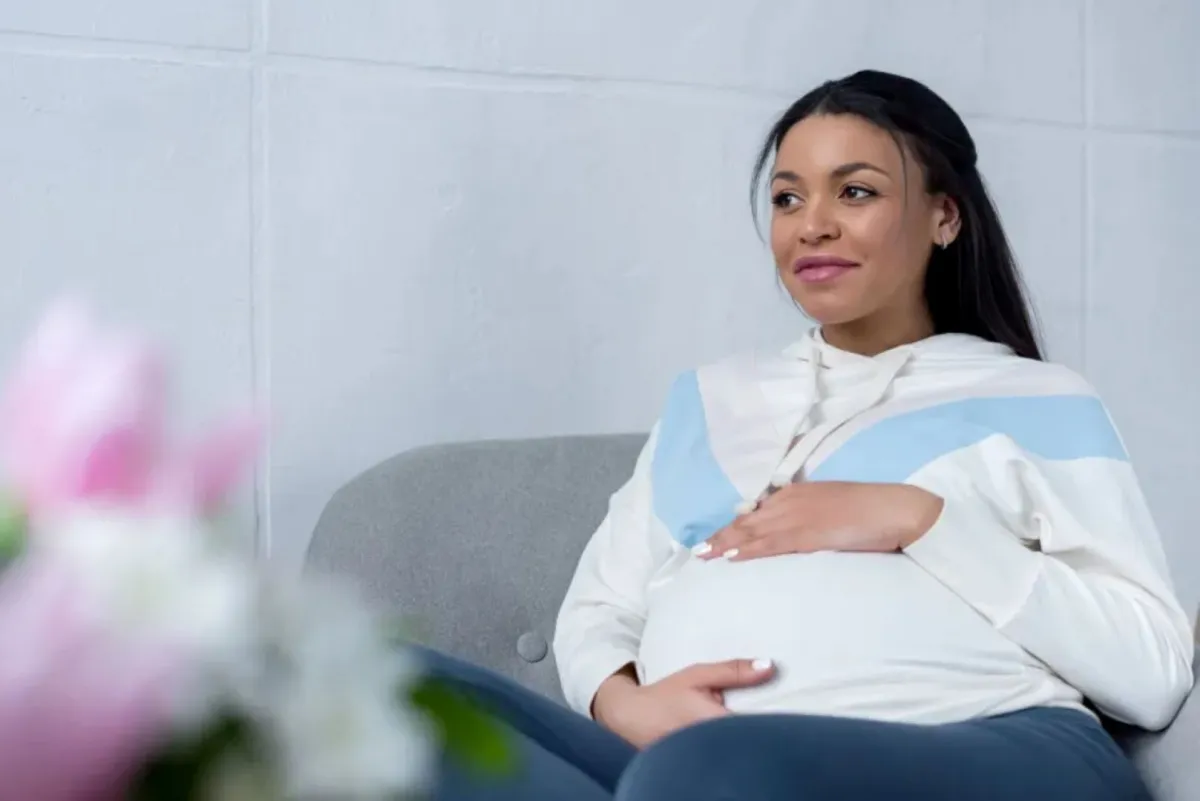 صورة لحامل في الشهر التاسع