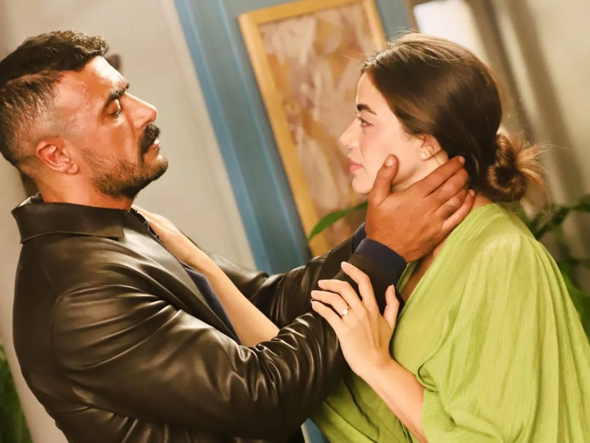 أحمد العوضي ويارا السكري