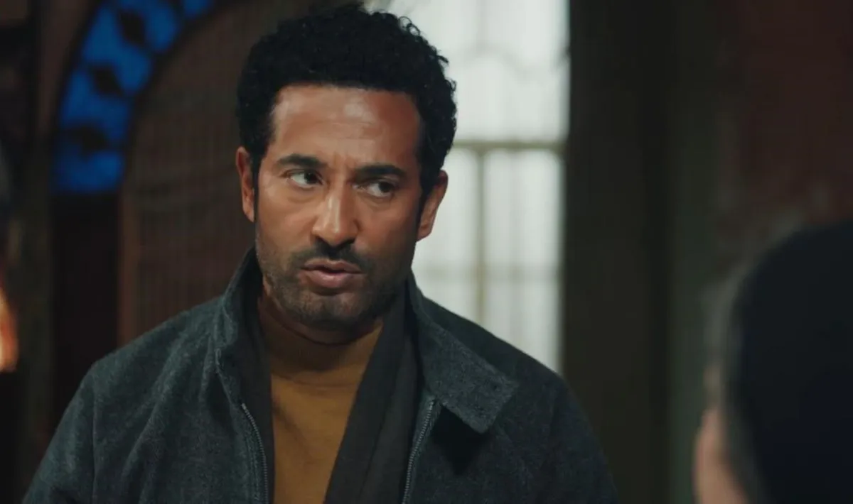 عمرو سعد في افراج - الصورة من شاشة عرض المسلسل
