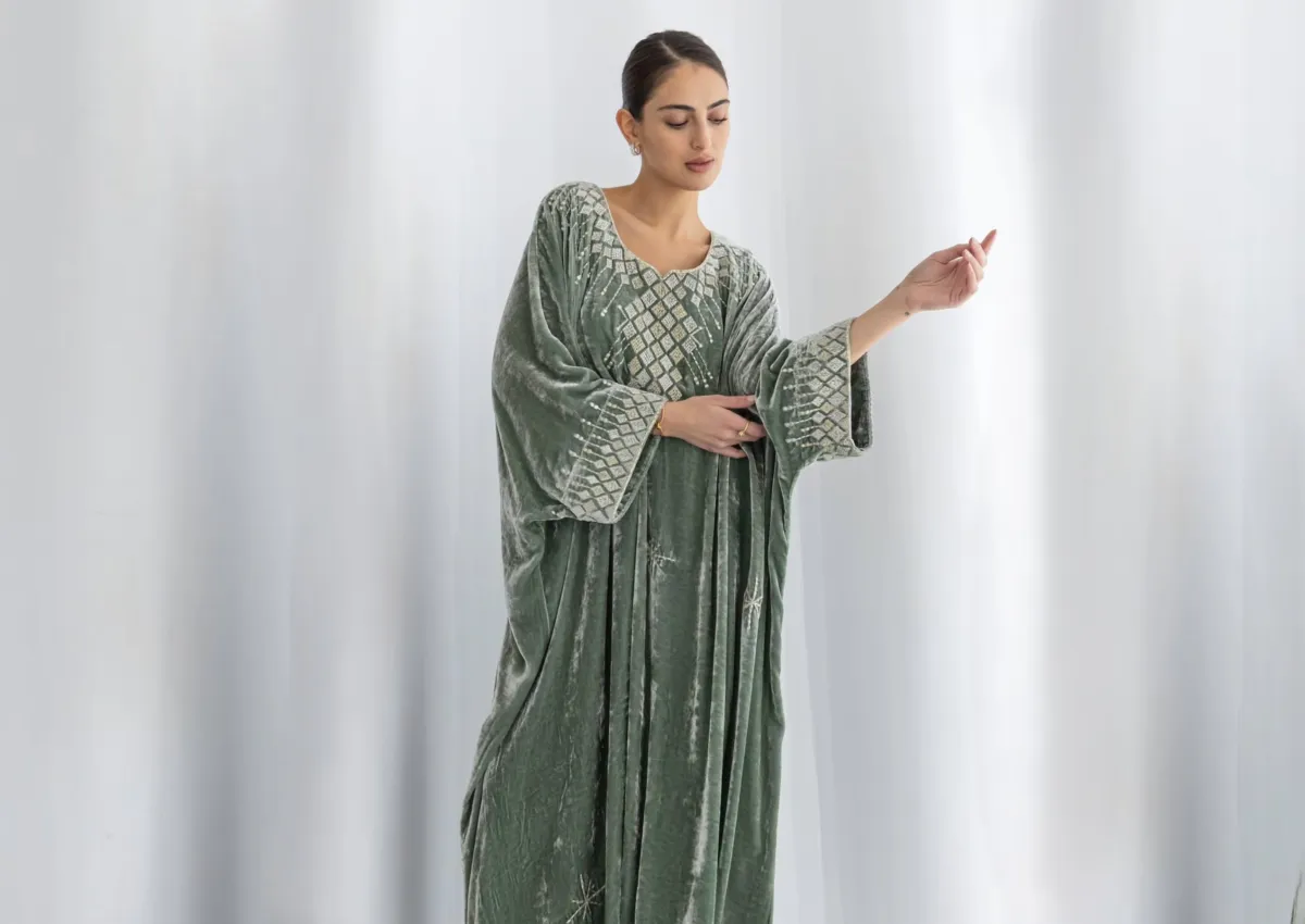 عباية من علامة كورار للمصممة السعودية منى العيد -الصورة من حساب العلامة على إنستغرام