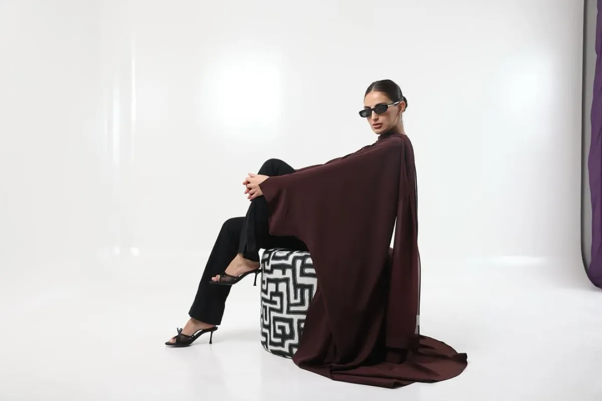 عباية خوخية من علامة Ao By Asma- الصورة من حساب الدار على إنستغرام