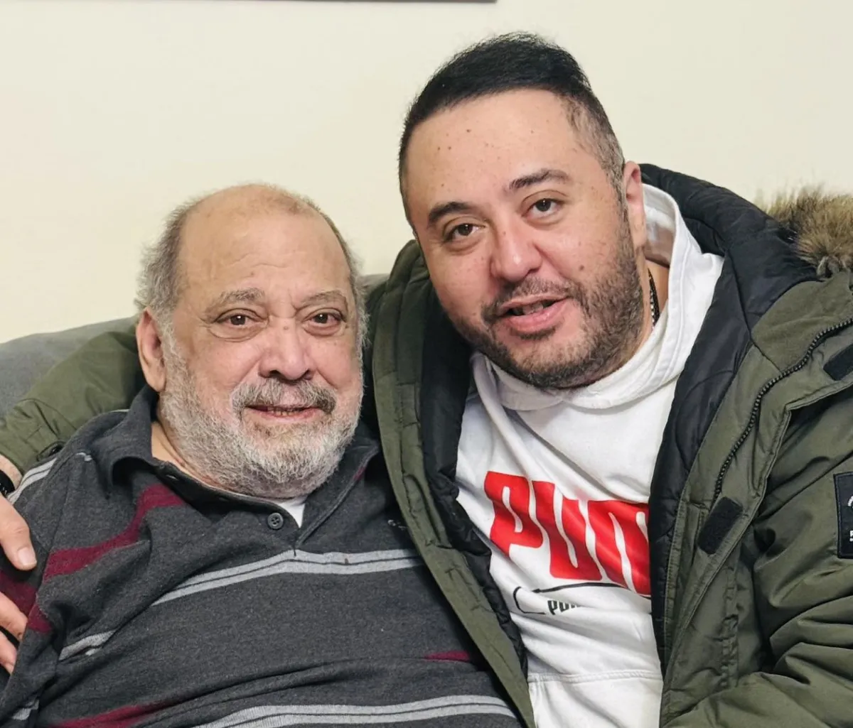 عمرو عبد العزيز برفقة الفنان ضياء الميرغني - الصورة من صفحته على فيسبوك