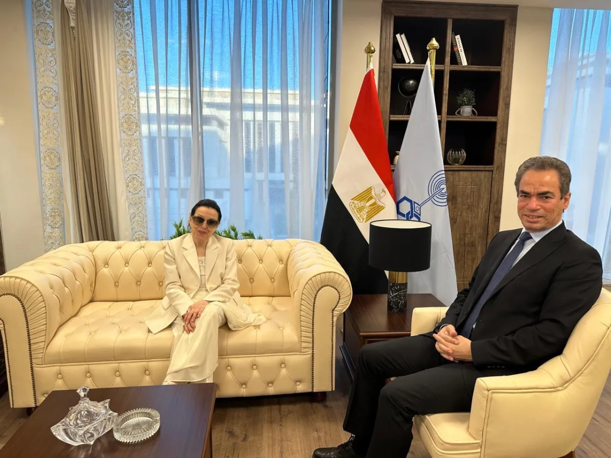 أحدث ظهور لـ نجاة الصغيرة مع الكاتب أحمد المسلماني في نوفمبر الماضي - الصورة من المركز الإعلامي للتلفزيون المصري