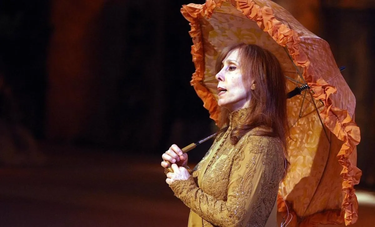 السيدة فيروز - الصورة من صفحتها على الفيس بوك