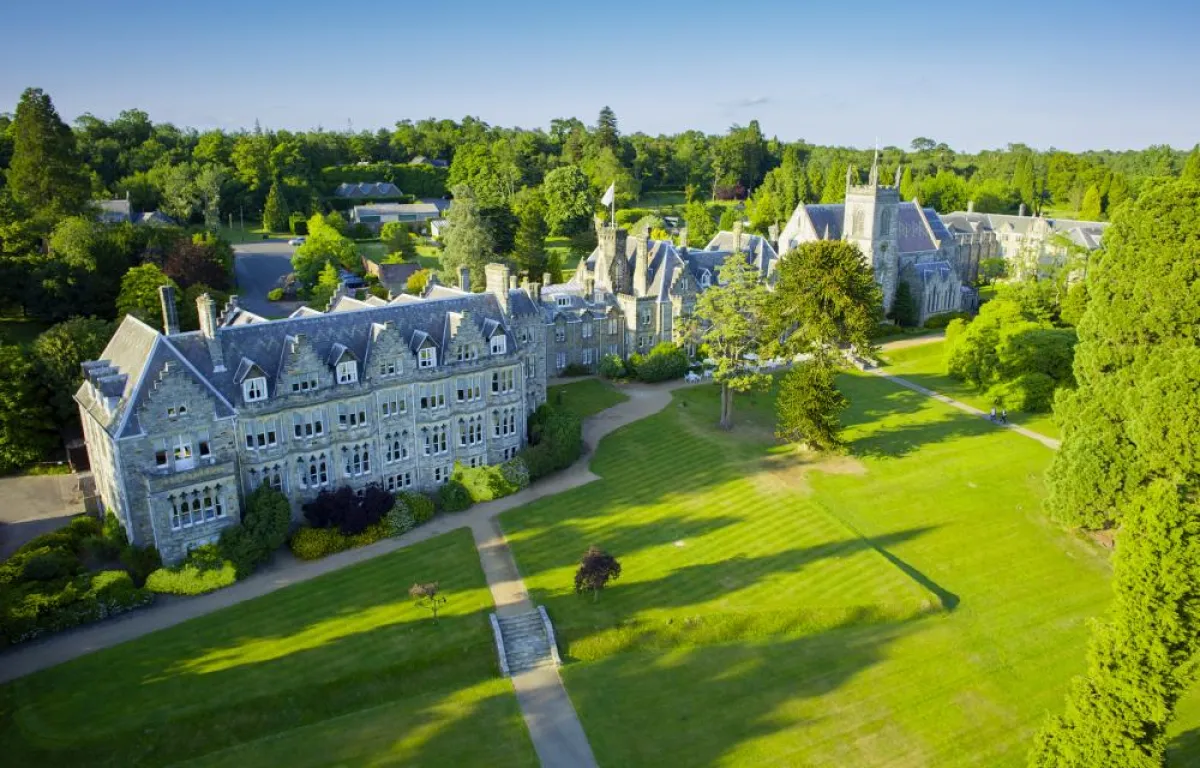 قصور تحولت إلى فنادق: إقامة ملكية في قلب المدن الأوروبية التاريخية