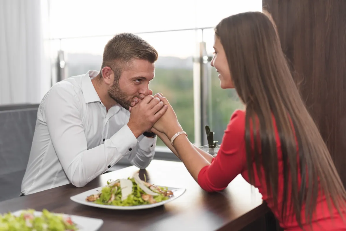 رسائل اعتذار للزوجة- مصدر الصورة: freepik