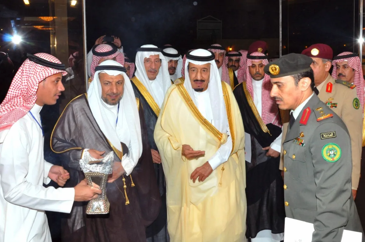    صورة من الذاكرة - خادم الحرمين الشريفين الملك سلمان بن عبد العزيز آل سعود يفتتح الجمعية السعودية للتوحد عام 2013