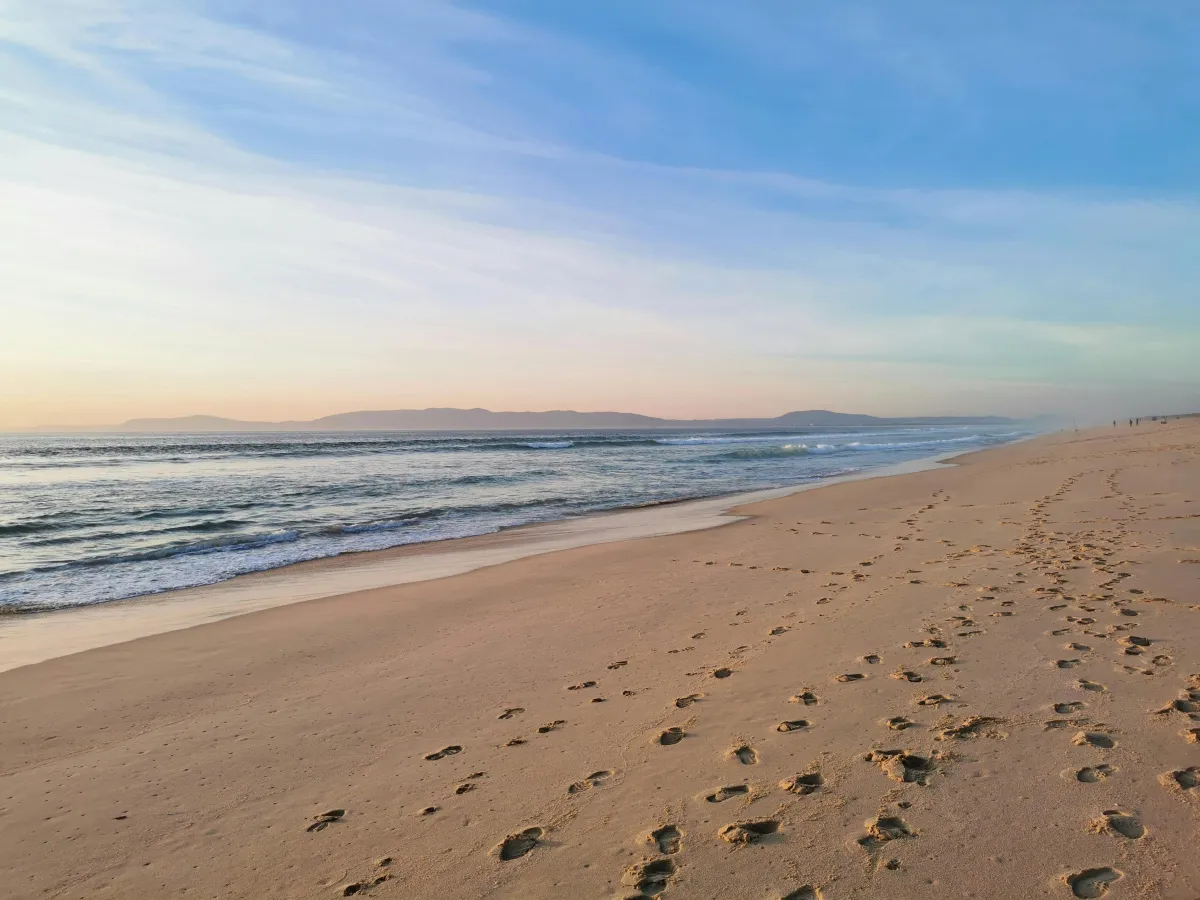 شاطئ رملي في كومبورتا