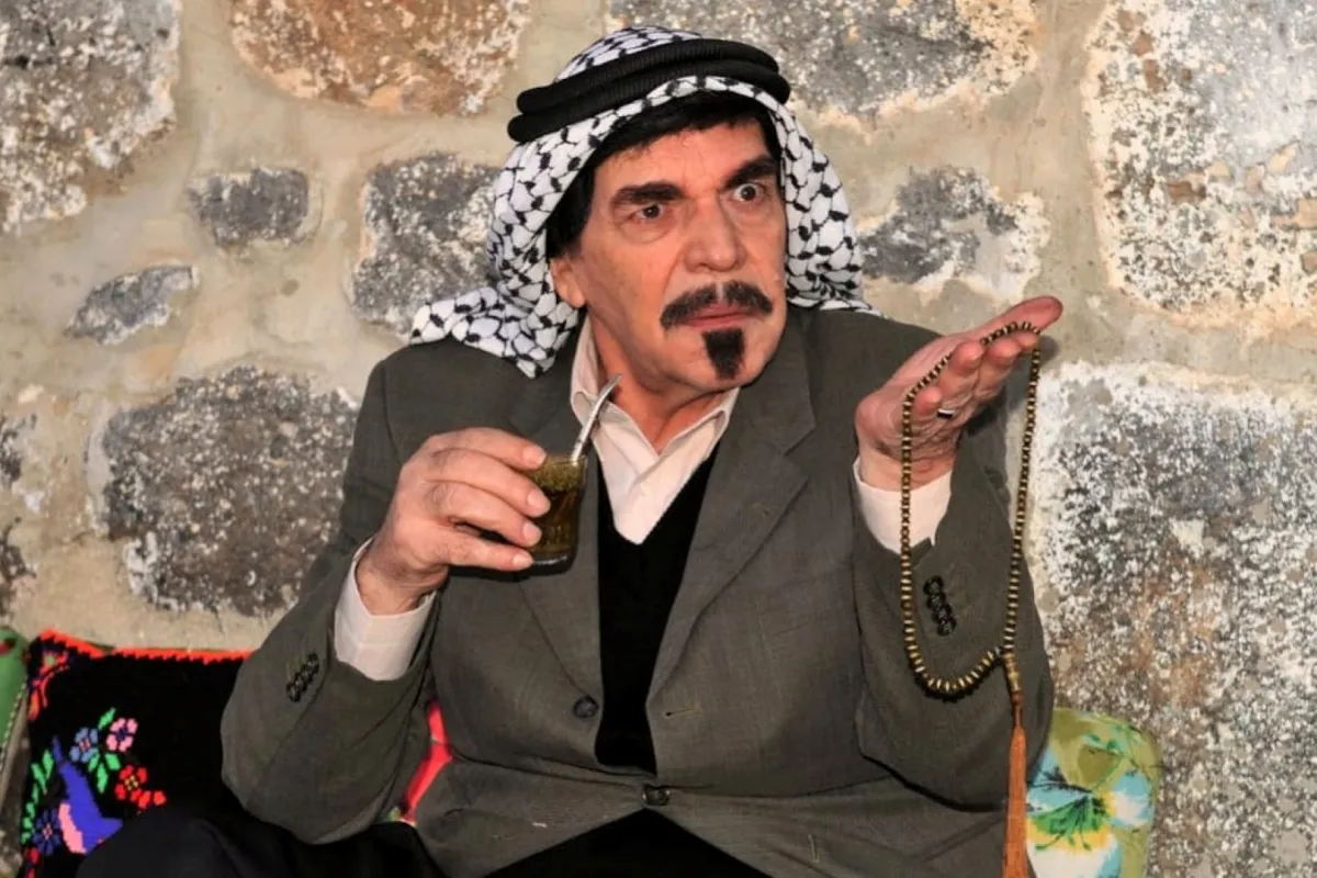 ياسر العظمة بكواليس مسلسل مرايا -الصورة من حسابه على الانستغرام