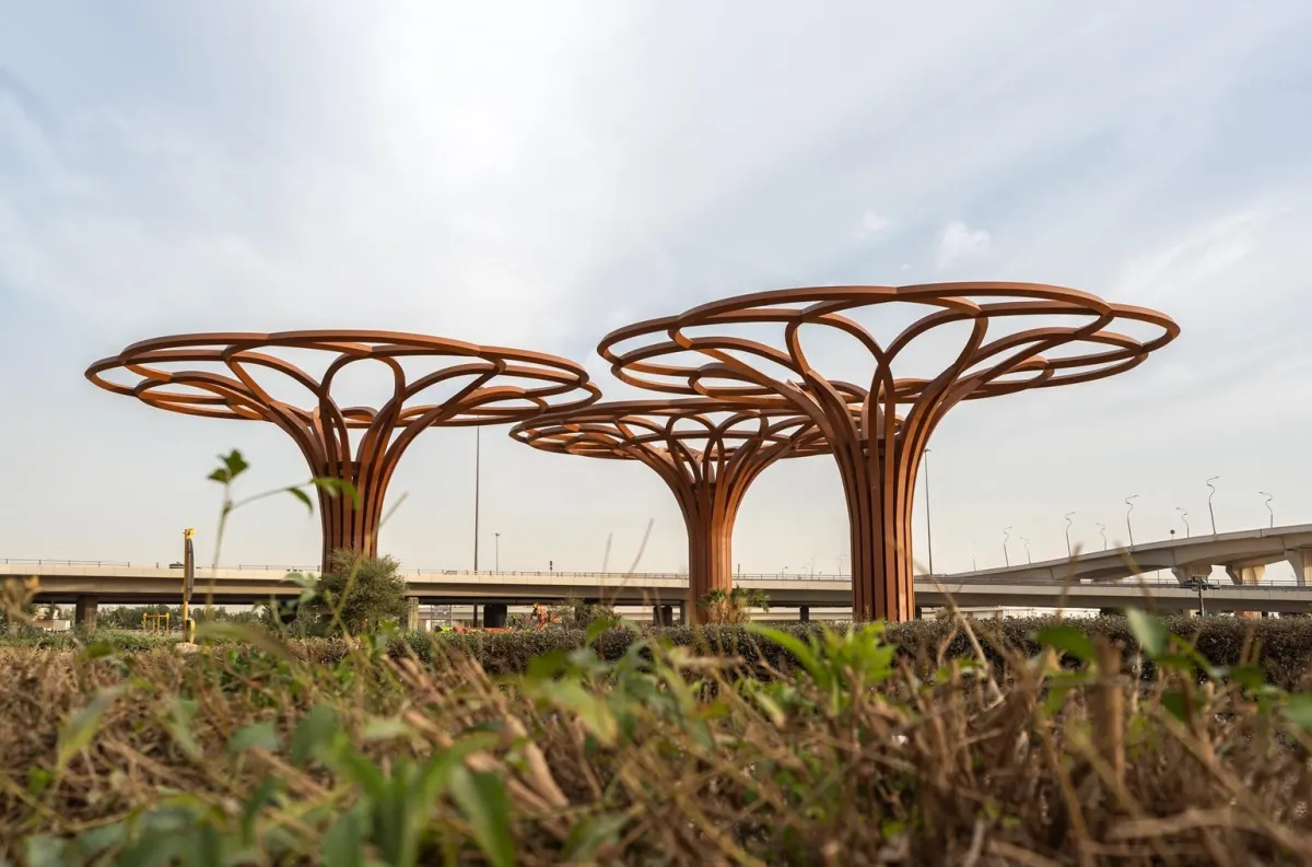 عمل "شجرة العائلة" للفنان سوبوده غوبتا في مركز الملك عبدالله المالي