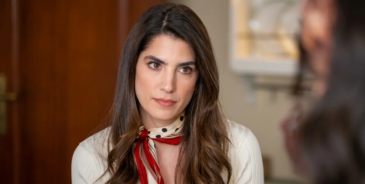 كارمن بصيبص من أحداث المسلسل - الصورة سكرين شوت من الحلقة 56