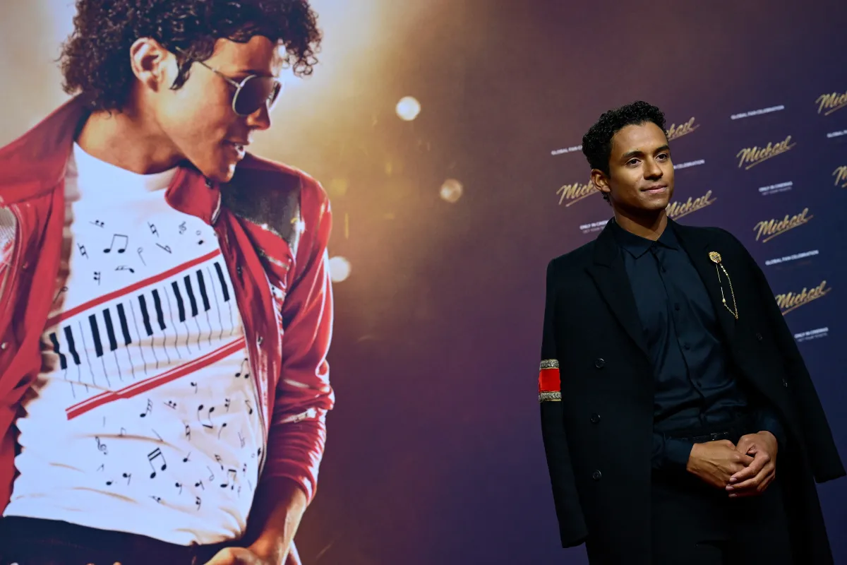 جعفر جاكسون Jaafar Jackson في العرض الافتتاحي لفيلم "Michael"  في برلين 10 أبريل 2026 - مصدر الصورة: JOHN MACDOUGALL / AFP