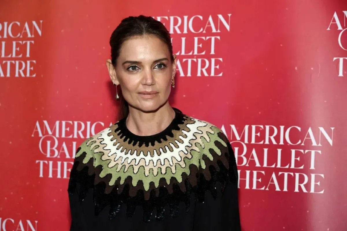 كاتي هولمز Katie Holmes  -مصدر الصورة: Jamie McCarthy/Getty Images for American Ballet Theatre/AFP