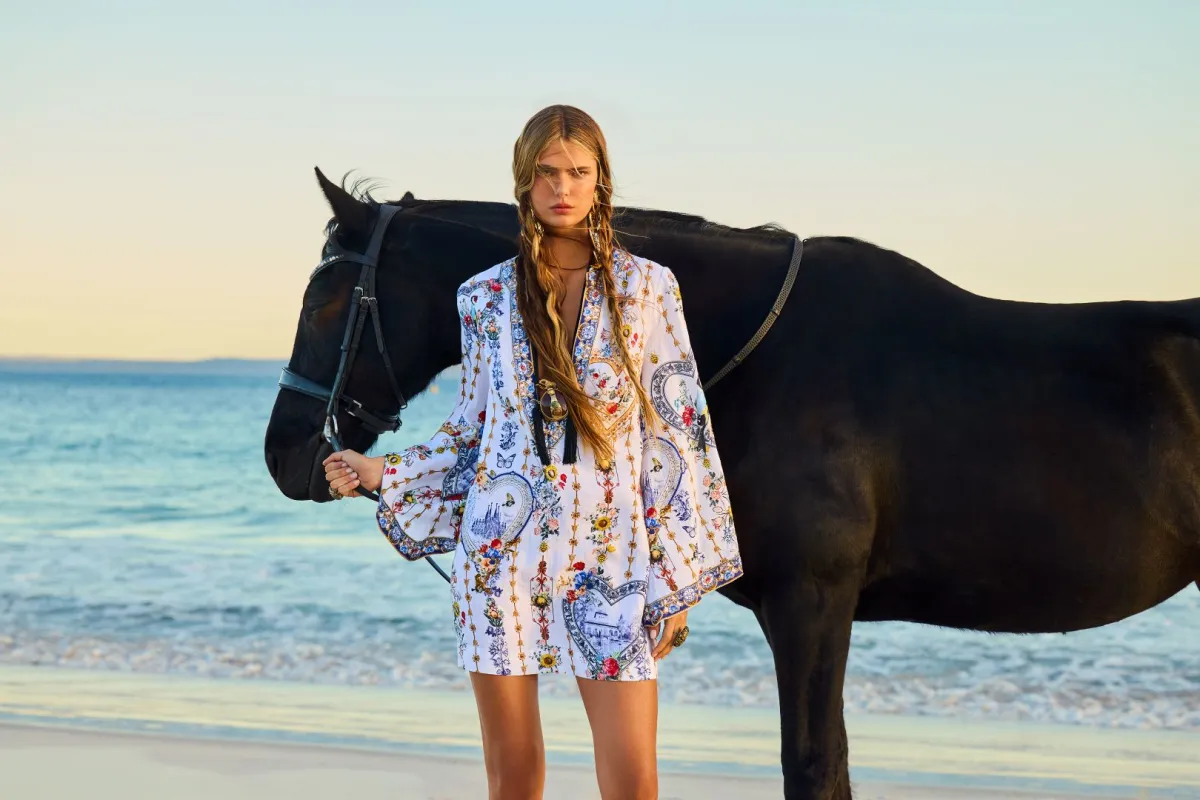 زِي بحري من علامة كاميلا Camilla- الصورة من من العلاقات العامة